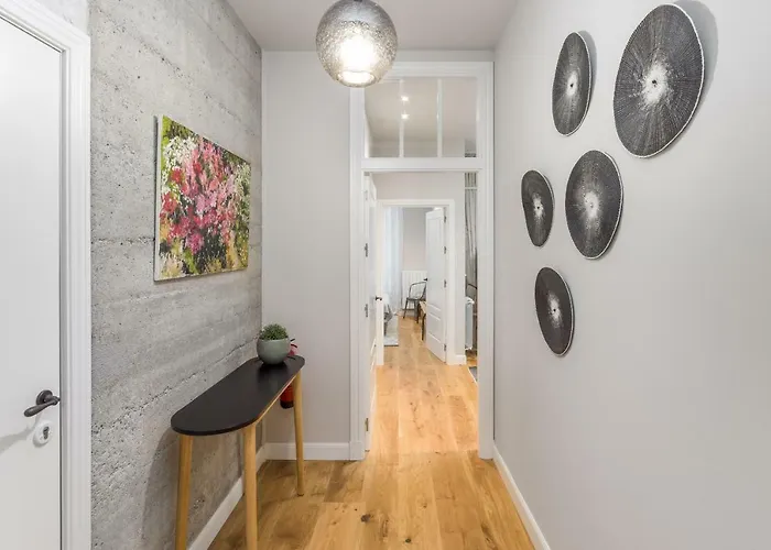 Always Easy I Alameda Apartment